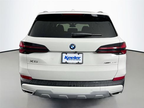 New 2026 BMW X5 xDrive50e w/ Climate Comfort Package image 5