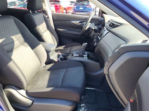 Used 2019 Nissan Rogue SV w/ Premium Package image 25