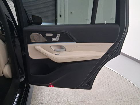 Used 2023 Mercedes-Benz GLS 450 4MATIC image 35