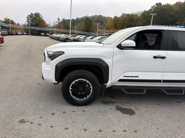 Used 2026 Toyota Tacoma TRD Off-Road AWD/4WD image 9