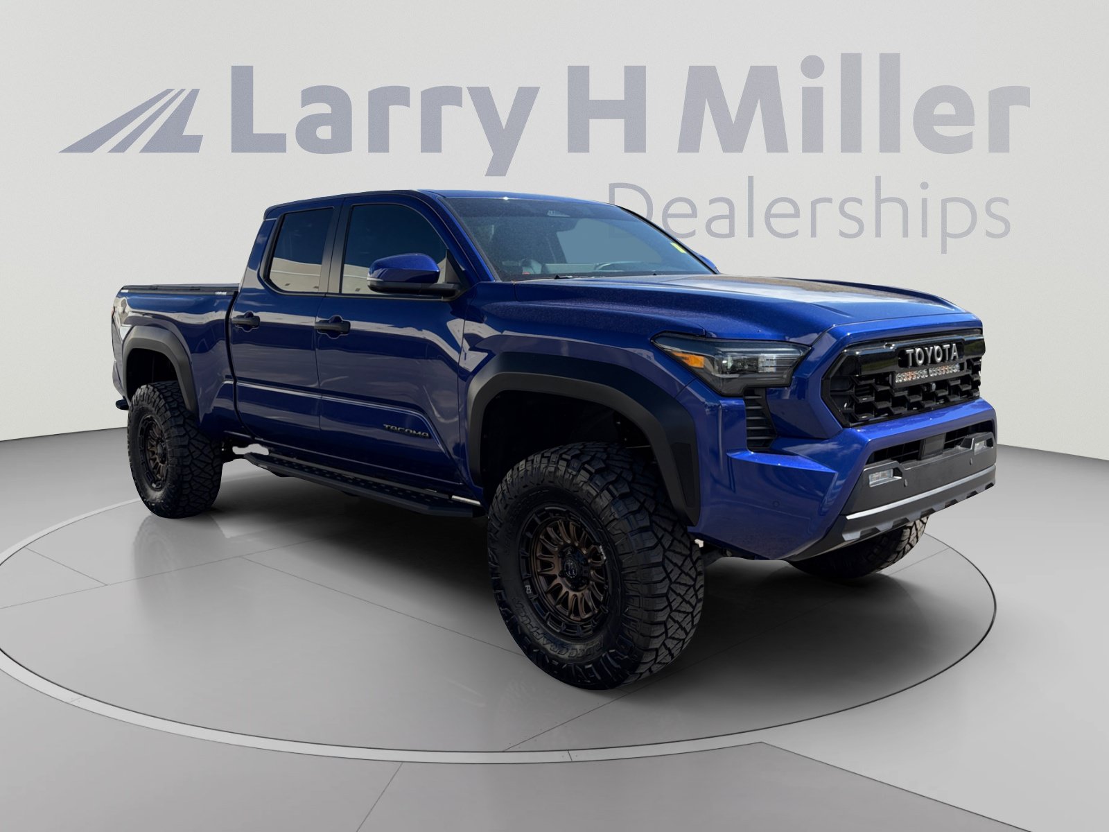 Used 2024 Toyota Tacoma TRD Off-Road w/ TRD Off Road Upgrade Package AWD/4WD image 7