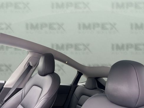 Used 2022 Tesla Model Y Performance image 11