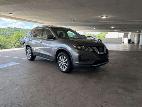 Used 2018 Nissan Rogue SV AWD/4WD image 6