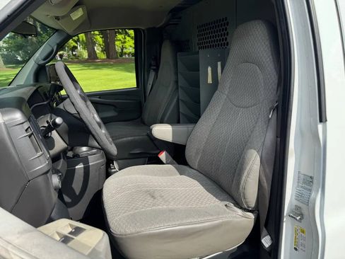 Used 2009 GMC Savana 3500 RWD image 7