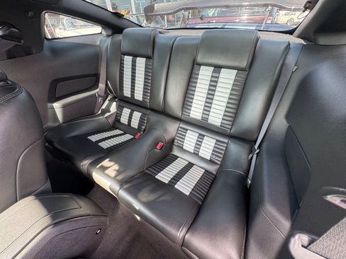 Used 2010 Ford Mustang Shelby GT500 image 4