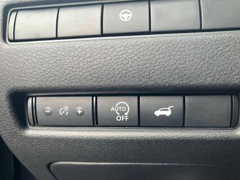 Used 2024 Nissan Rogue SL image 14