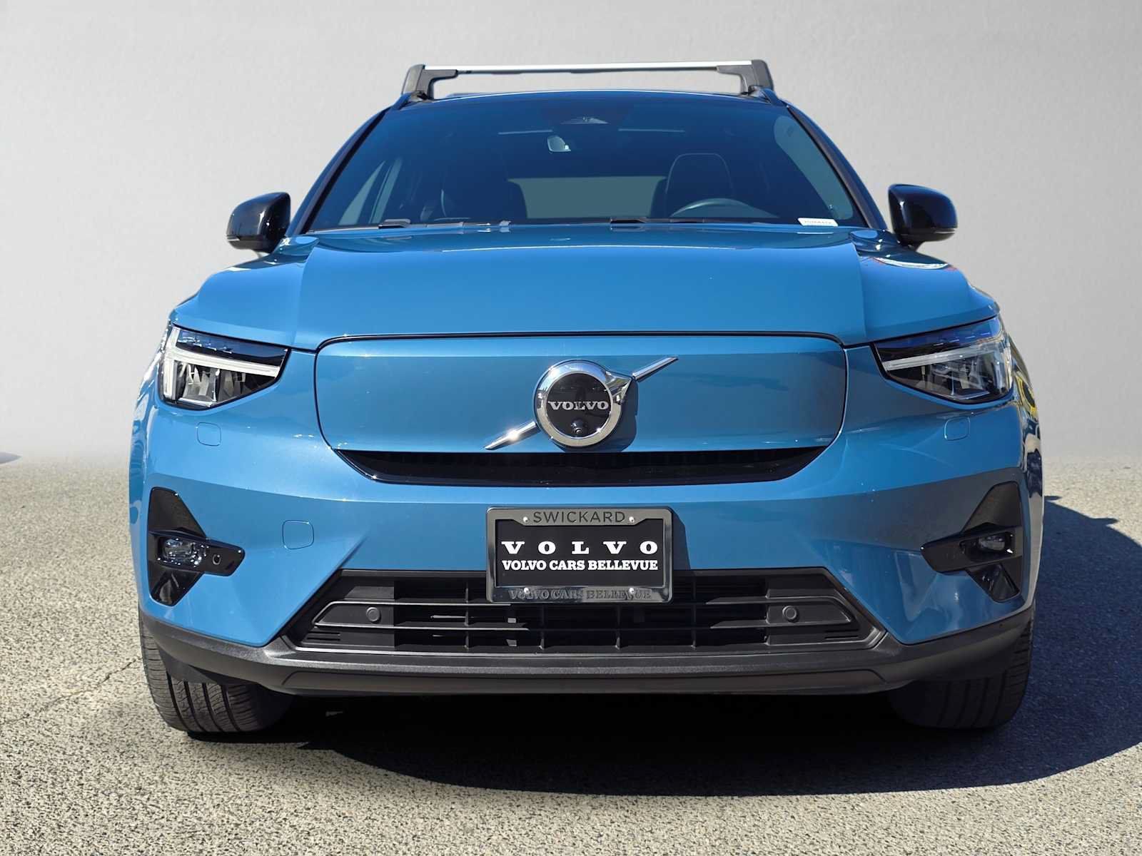 Used 2023 Volvo XC40 Recharge Plus w/ Protection Package Premier AWD/4WD image 9