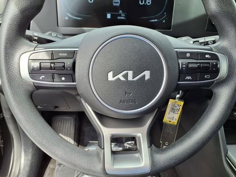 Used 2025 Kia Sportage LX AWD/4WD image 15
