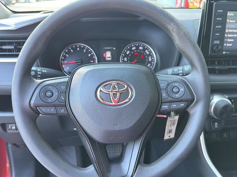 Used 2020 Toyota RAV4 LE FWD image 19