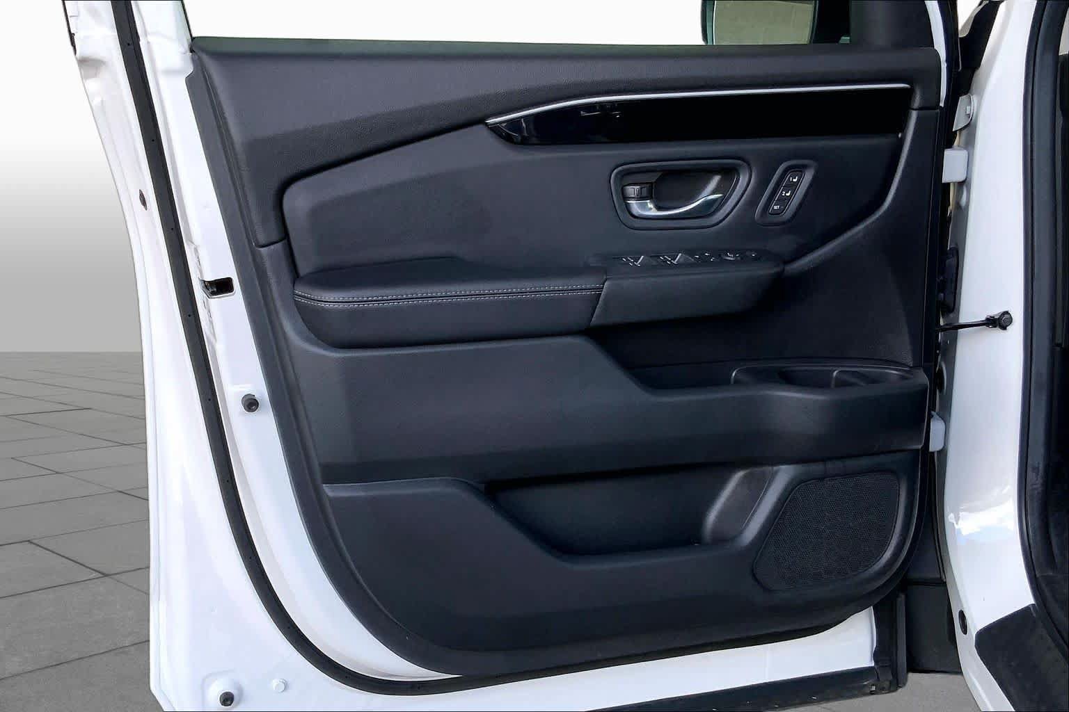 Used 2025 Honda Pilot EX-L image 22