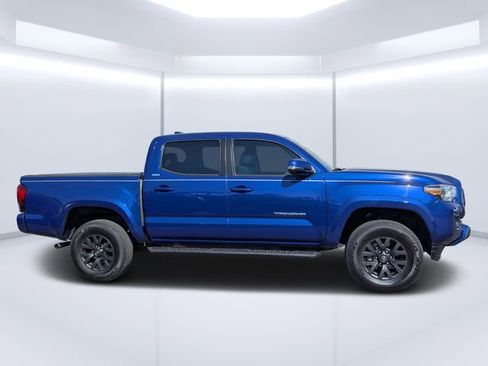 Used 2023 Toyota Tacoma SR5 w/ Technology Package image 2