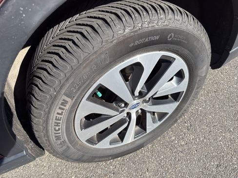 Used 2021 Subaru Outback Premium image 10