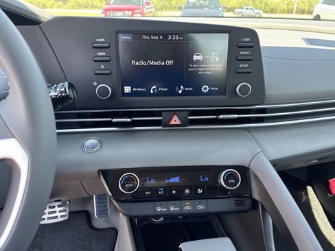 New 2025 Hyundai Elantra Sport image 12