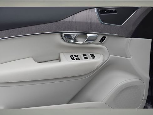 Certified 2023 Volvo XC90 B6 Plus w/ Protection Package Premier image 28