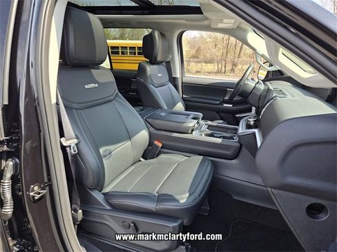 New 2026 Ford Expedition Platinum image 14