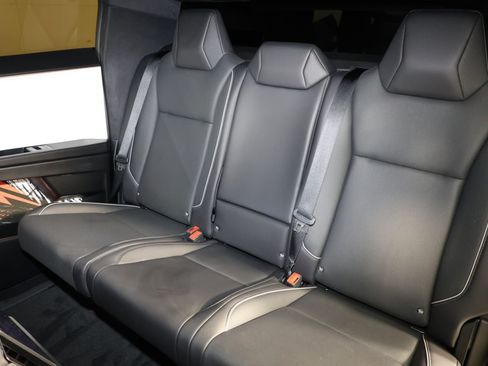 Used 2024 Tesla Cybertruck AWD Crew Cab image 11
