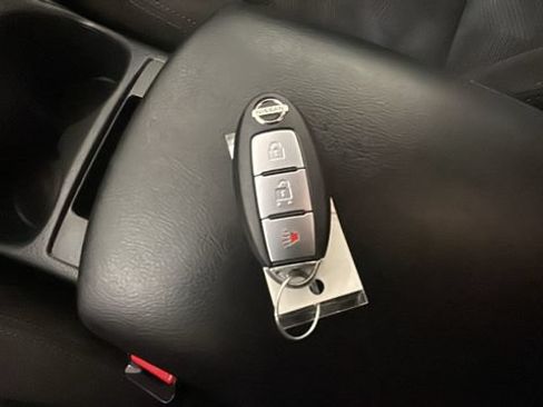 Used 2015 Nissan Rogue SV AWD/4WD image 21