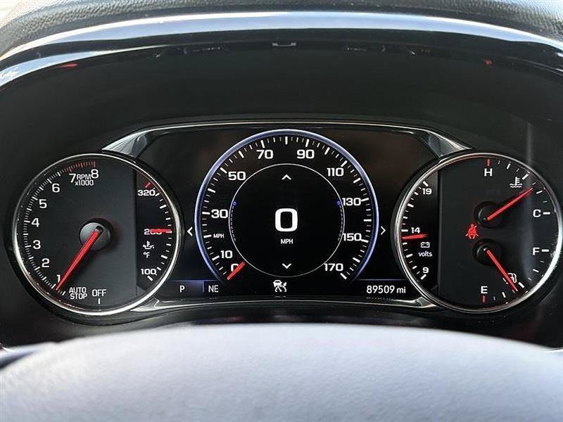 Used 2023 Chevrolet Traverse Premier FWD image 24