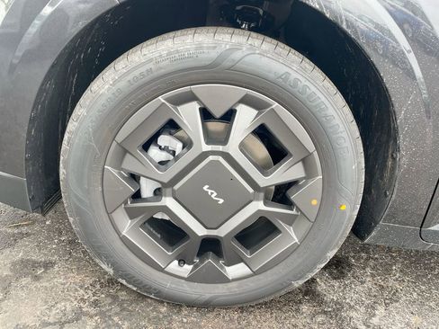 New 2026 Kia Carnival EX image 36