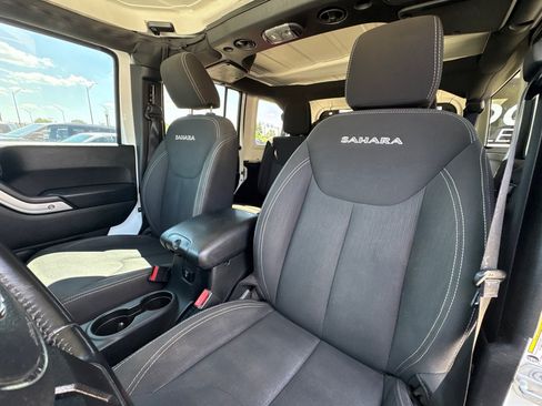 Used 2018 Jeep Wrangler Unlimited Sahara AWD/4WD image 25
