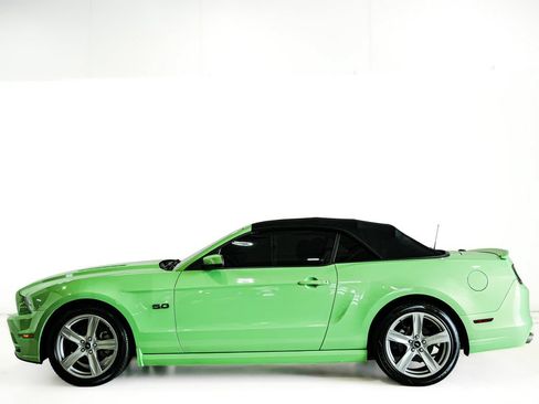 Used 2013 Ford Mustang GT Premium w/ Electronics Pkg RWD image 5