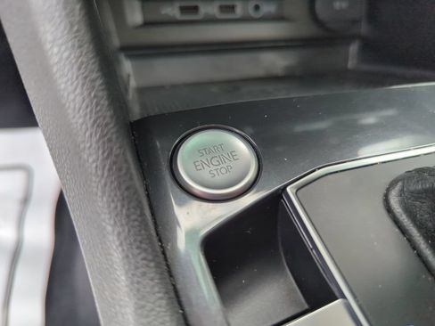 Used 2020 Volkswagen Tiguan SEL AWD/4WD image 47