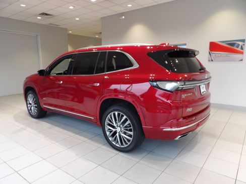 Used 2025 Buick Enclave Avenir w/ Super Cruise Package AWD/4WD image 6