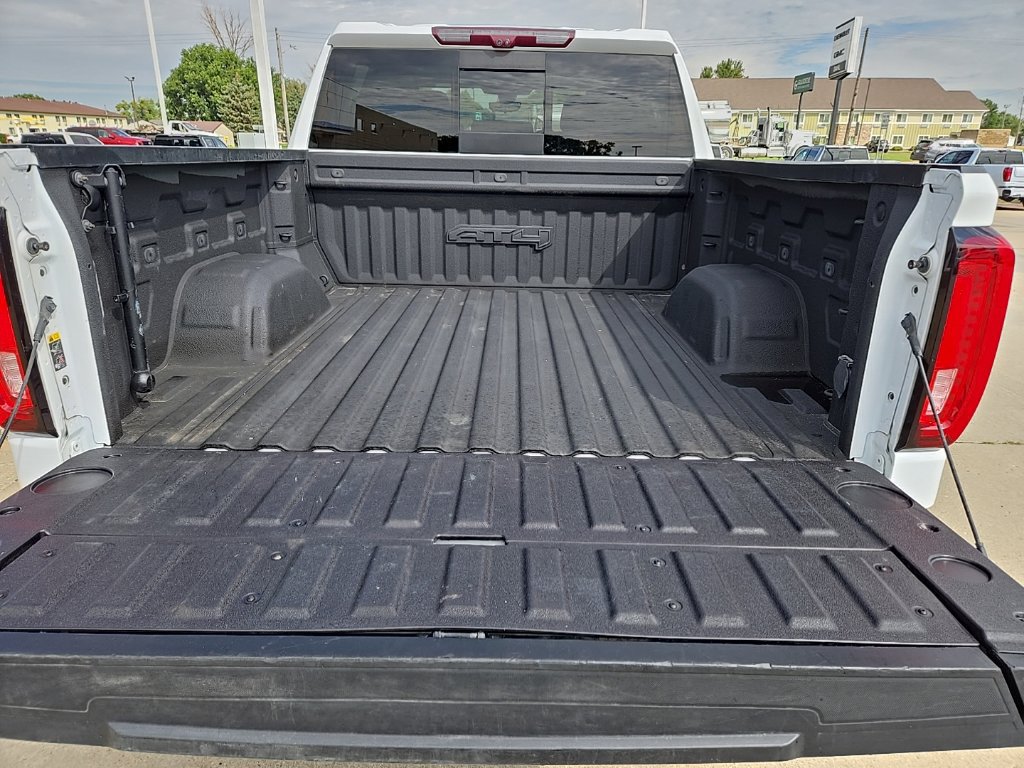 Used 2021 GMC Sierra 1500 AT4 w/ AT4 Premium Package AWD/4WD image 13