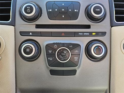 Used 2018 Ford Taurus SE image 23