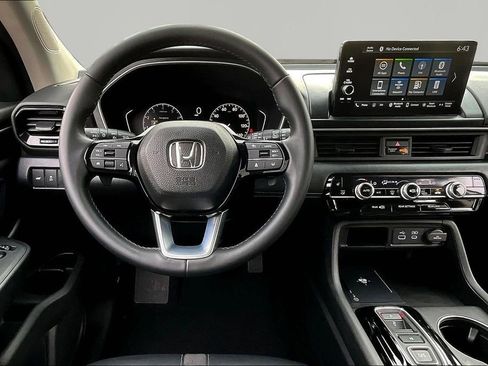 Used 2025 Honda Pilot EX-L image 9