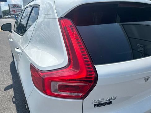 Certified 2025 Volvo XC40 B5 Plus AWD/4WD image 10