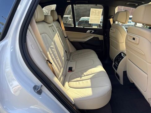 Used 2019 BMW X5 xDrive40i w/ M Sport Package AWD/4WD image 28