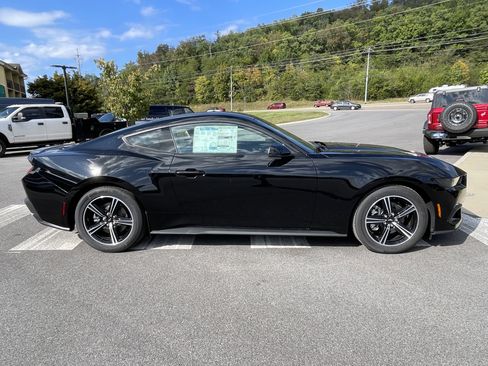 New 2025 Ford Mustang Premium image 4