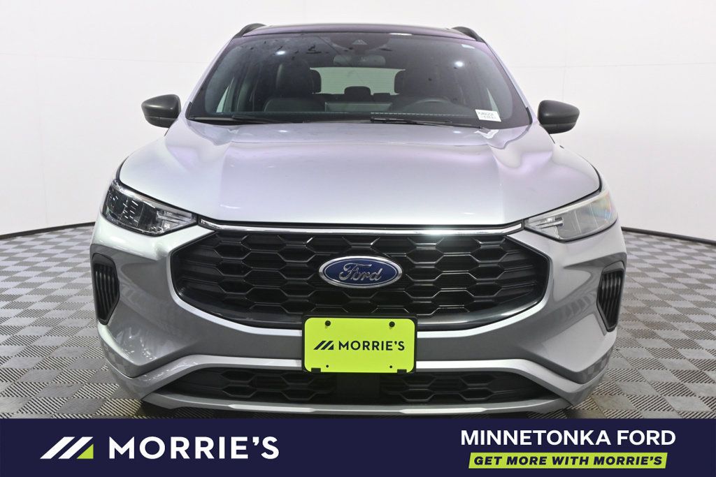 Used 2024 Ford Escape ST-Line w/ Tech Pack #1 AWD/4WD image 10