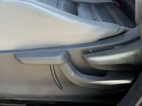 Used 2021 Nissan Kicks SR w/ SR Premium Package FWD image 26
