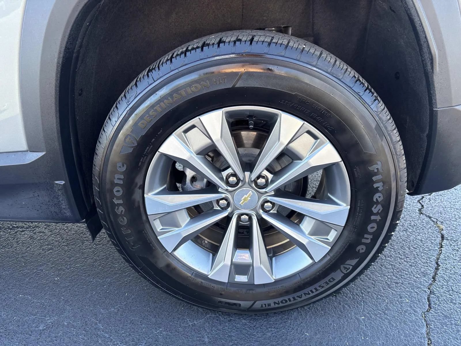 Used 2025 Chevrolet Equinox LT FWD image 11