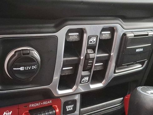 Used 2018 Jeep Wrangler Unlimited Rubicon image 22