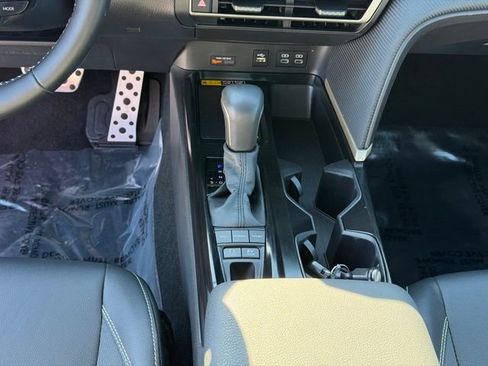 Used 2025 Toyota Camry SE FWD image 16