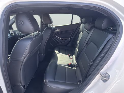Used 2020 Mercedes-Benz GLA 250 4MATIC image 32