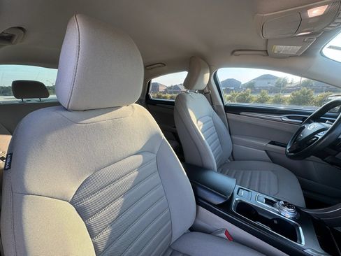 Used 2018 Ford Fusion SE w/ Fusion SE Technology Package FWD image 36