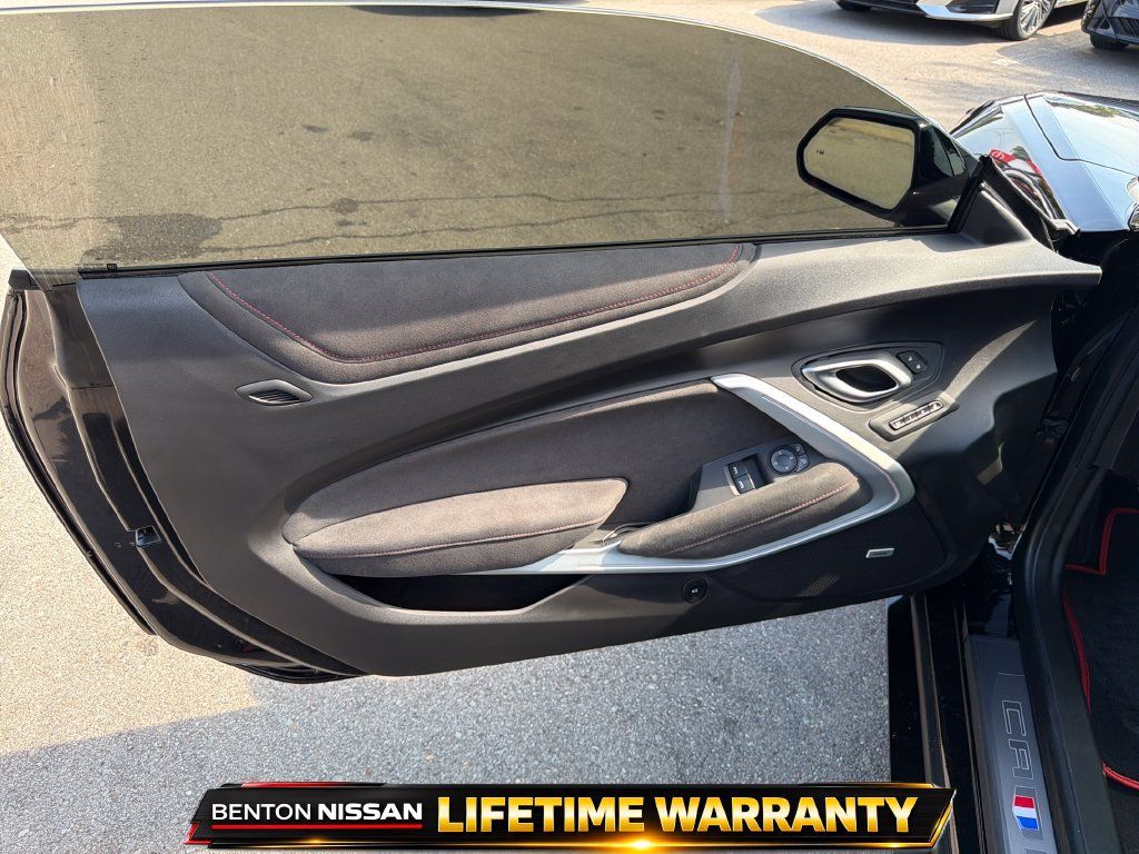 Used 2022 Chevrolet Camaro ZL1 RWD image 18