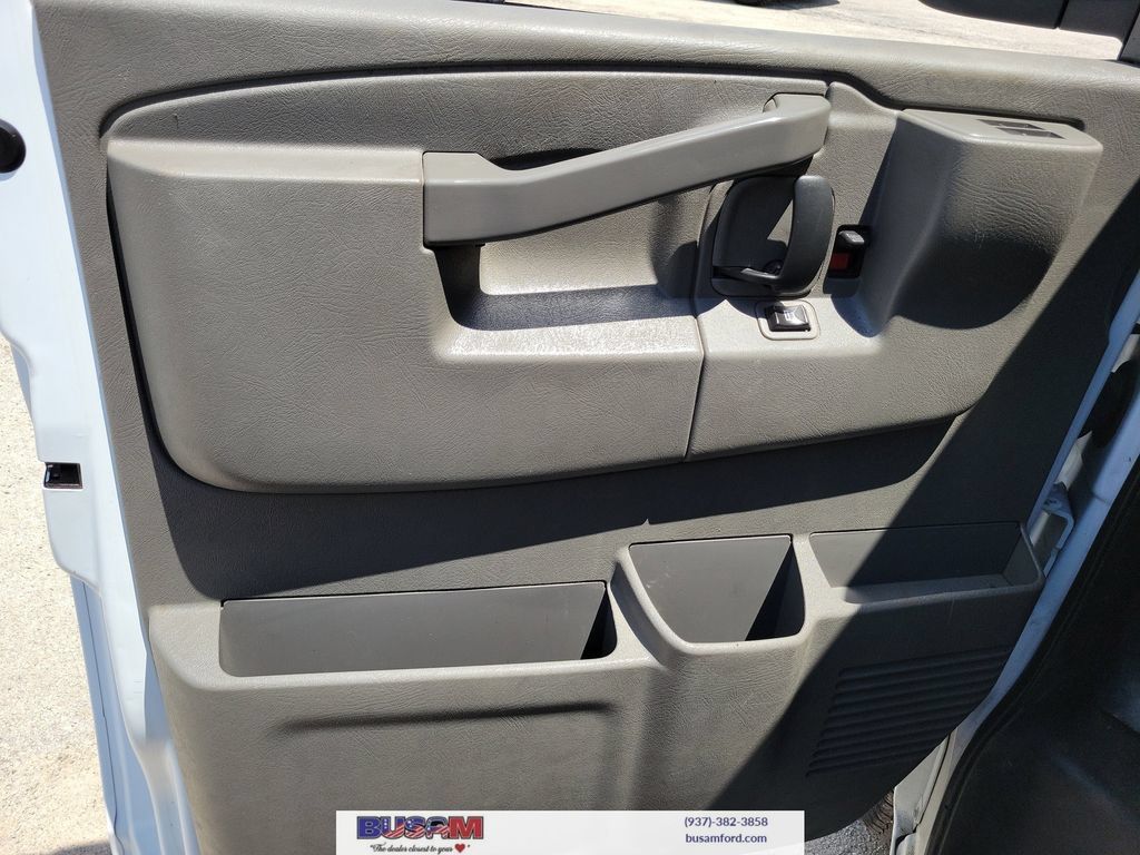 Used 2020 Chevrolet Express 2500 w/ Communications Package RWD image 15