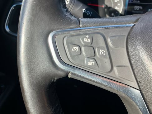 Used 2018 Chevrolet Equinox Premier image 23