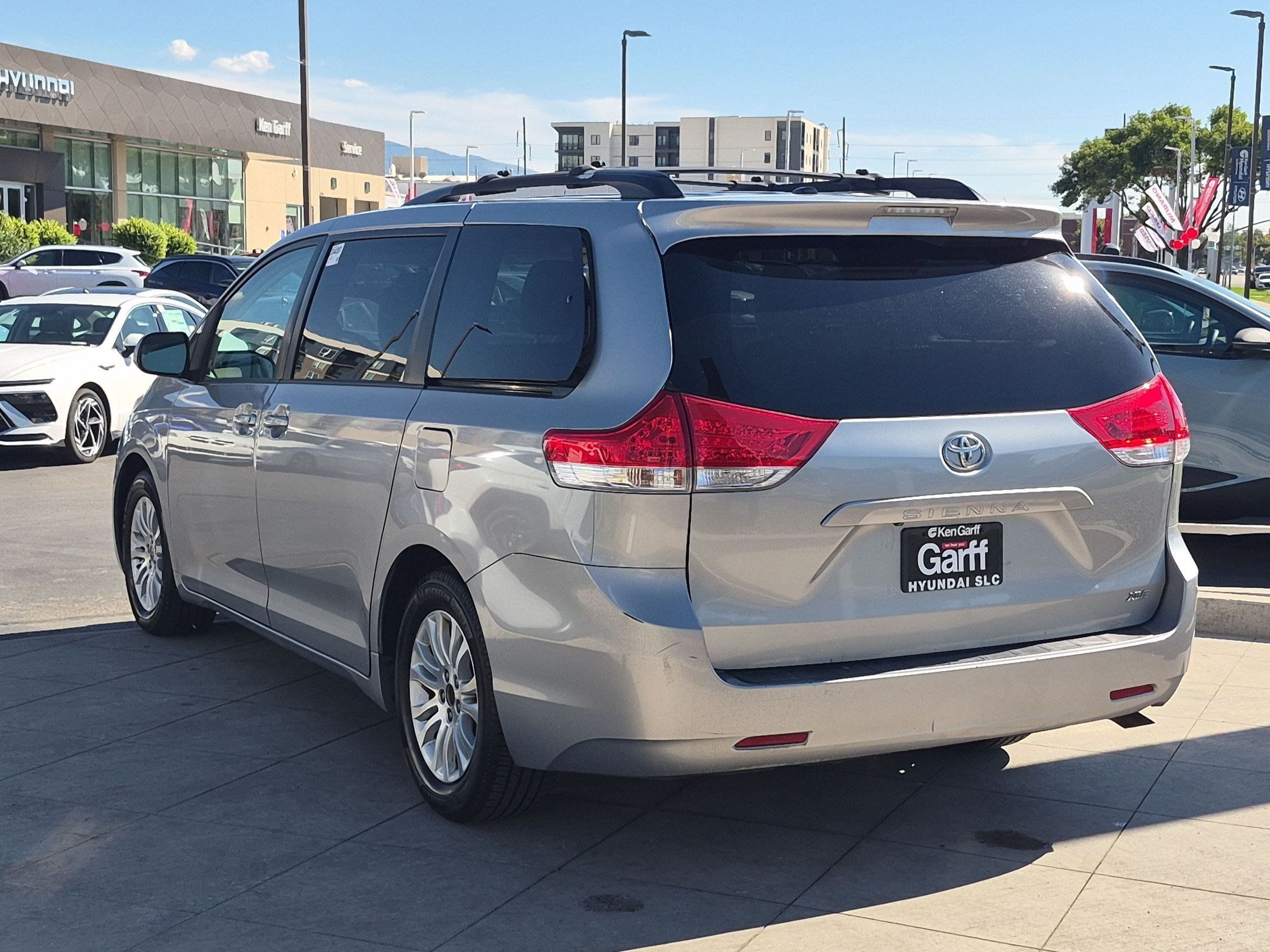 Used 2014 Toyota Sienna XLE FWD image 7