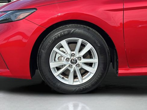 Used 2025 Toyota Camry LE w/ Convenience Package FWD image 23