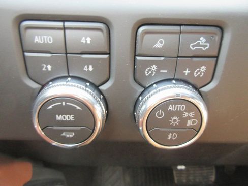 New 2026 GMC Sierra 3500 Denali Ultimate AWD/4WD image 17