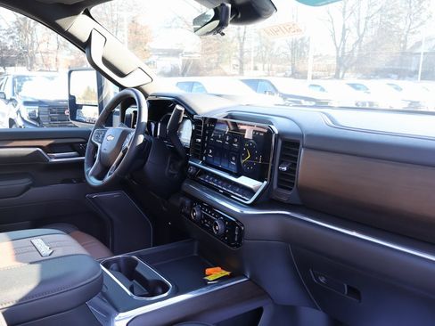 Certified 2025 Chevrolet Silverado 2500 High Country w/ High Country Premium Package image 48