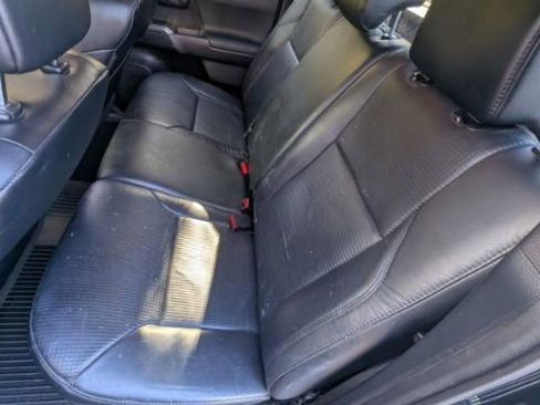 Used 2020 Toyota Tacoma TRD Sport image 19