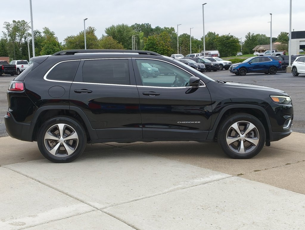 Used 2022 Jeep Cherokee Limited w/ Sun & Sound Group AWD/4WD image 17