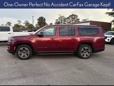 Used 2023 Jeep Wagoneer L Series II image 2